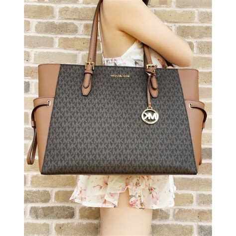 michael kors tote bag price.